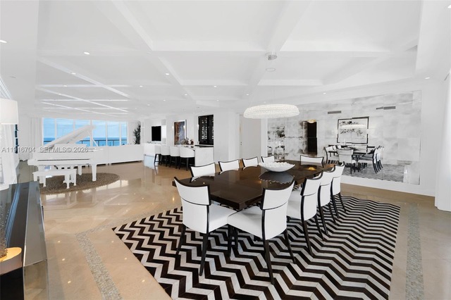Grand Penthouse dining room at The Palms